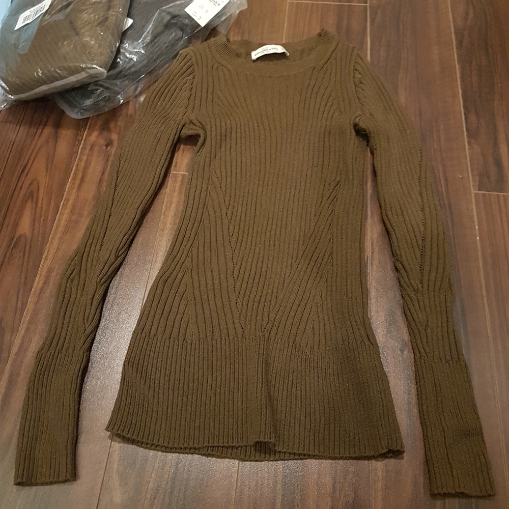 A&F waist slimming sweater (forest green) - Picture 4 of 9